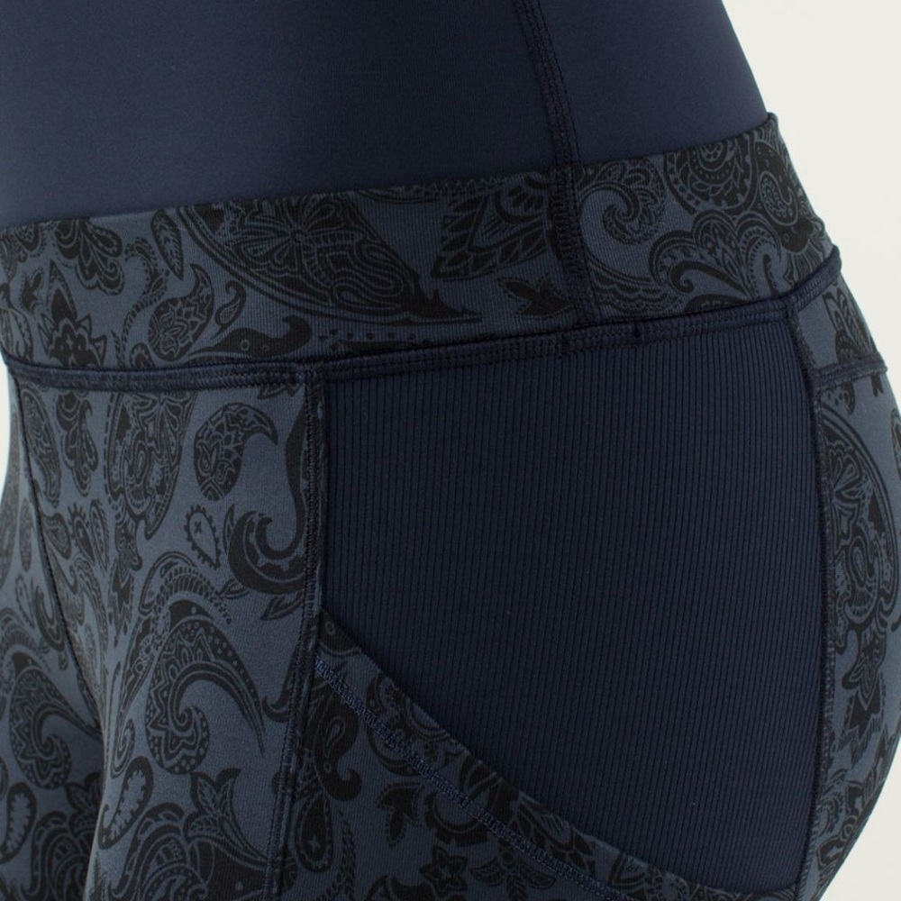 💙 Lululemon En Route Crop Leggings - Navy Paisley, High-Waisted Sz 6